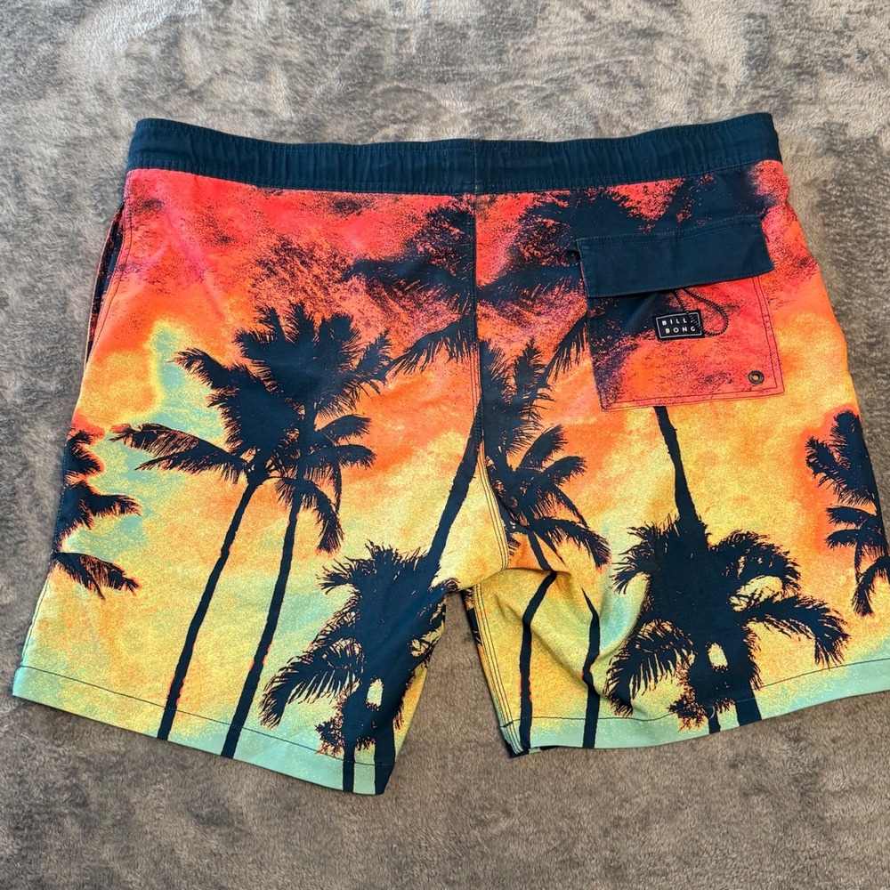 Billabong Recycler Layback Palm Tree Print Swim Trunks Board Shorts Mens - Picture 2 of 6